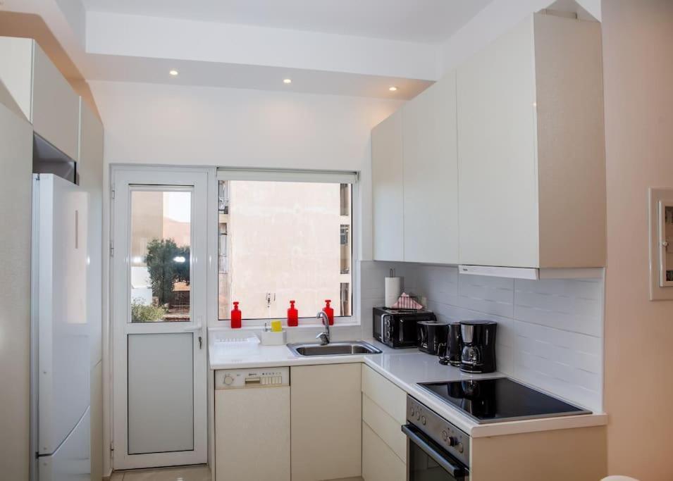 Appartement Seafront Central Apt In Lavrio Extérieur photo